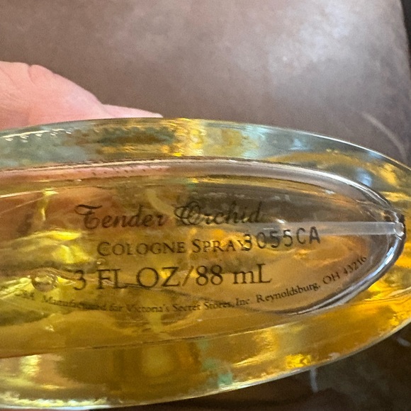 Victoria's Secret Tender Orchid - Picture 2 of 2